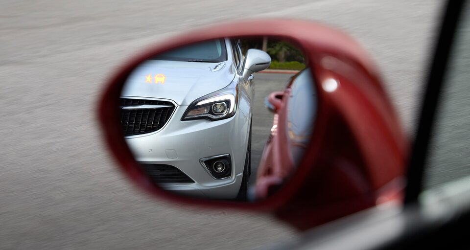 Buick Lane Change Alert with Side Blind Zone Alert