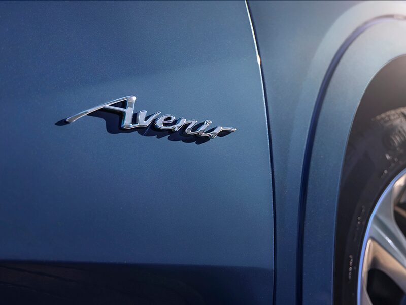 Closeup Shot on the Buick Avenir Badging