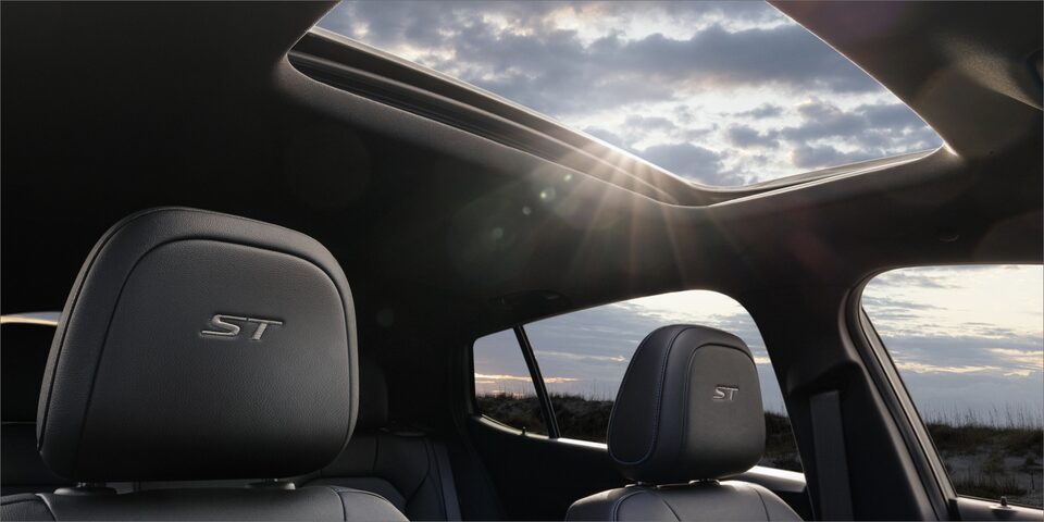 A Passengers Side View of the Interior of the Buick Envista ST With the Moonroof Open