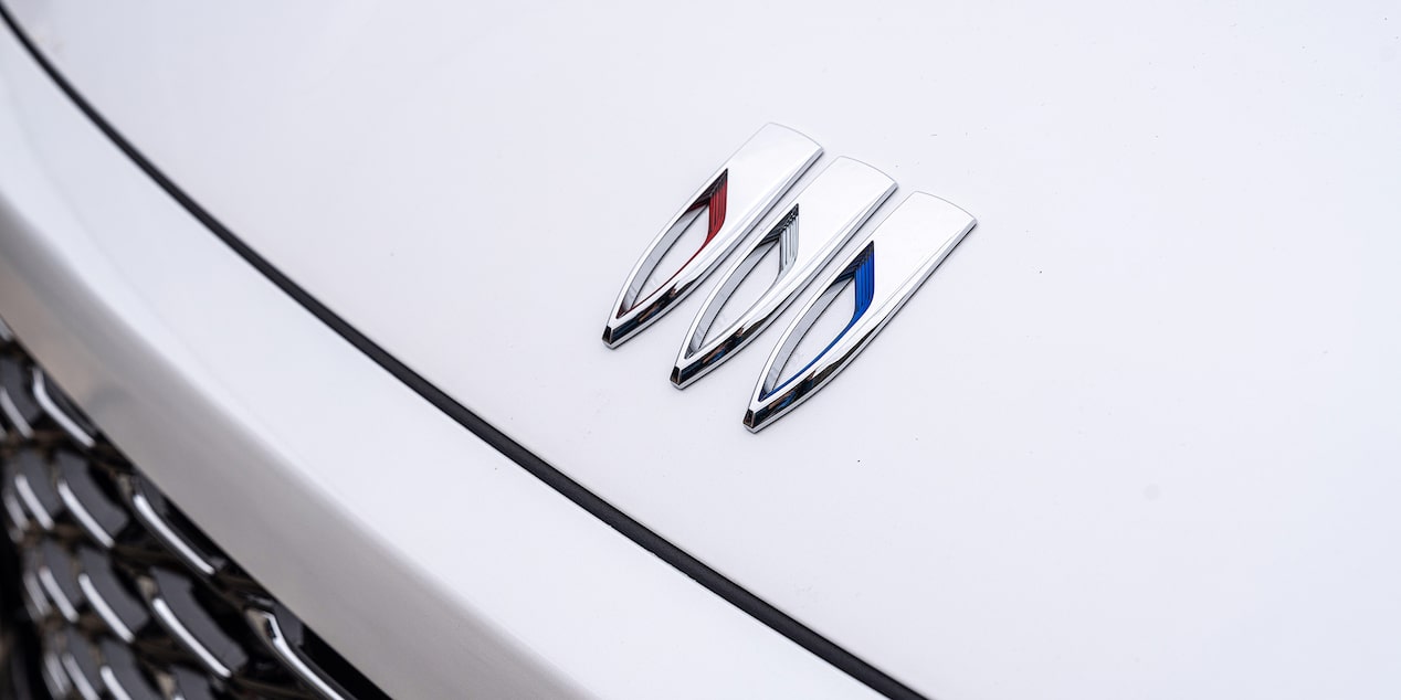 Close-up of the Emblem of 2025 White Buick Enclave