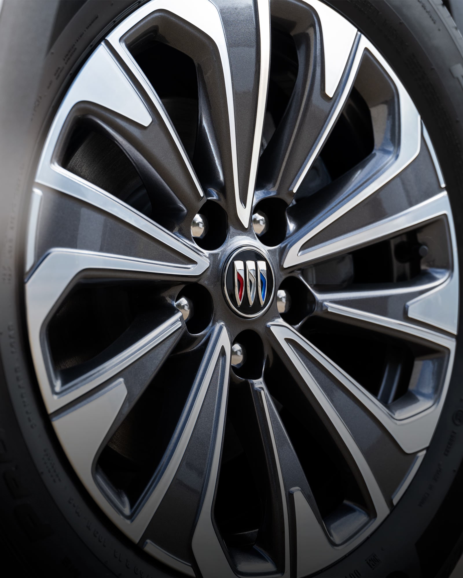 Close-up of the 18 Inch Machined Alloy Wheel on the 2026 Buick Envision Preferred
