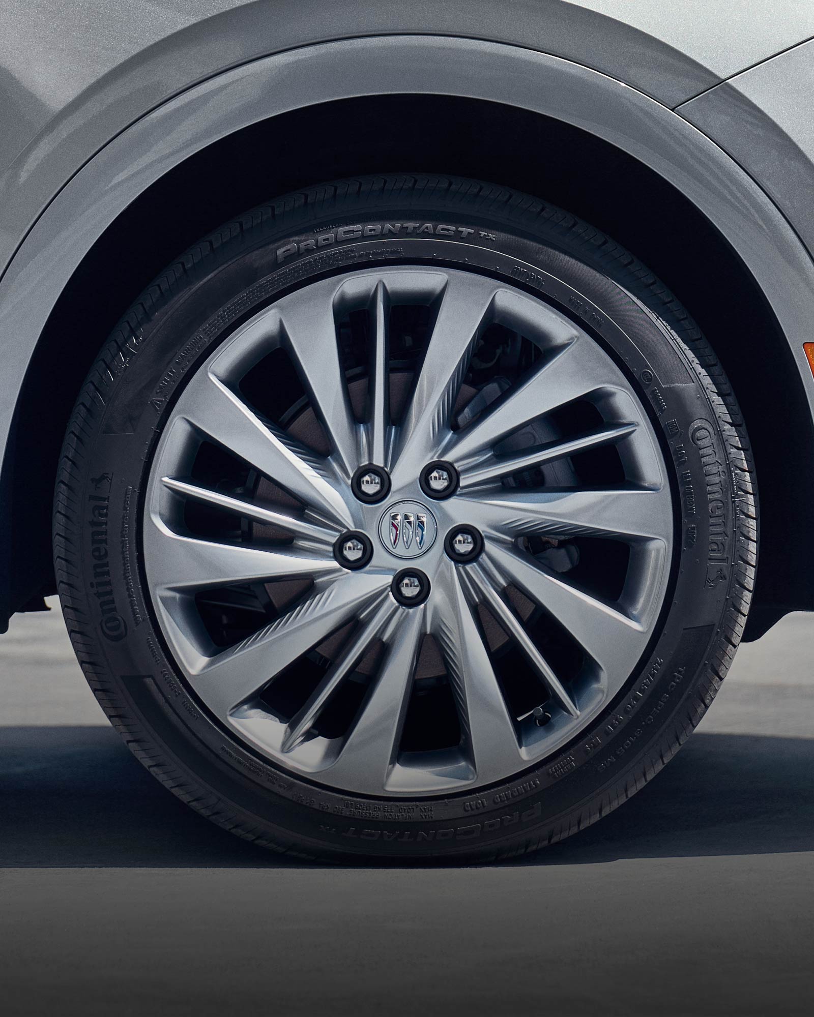 Close-up of the 20 Inch Alloy Wheels with Pearl Nickel Finish on the 2026 Buick Envision Avenir Luxury SUV
