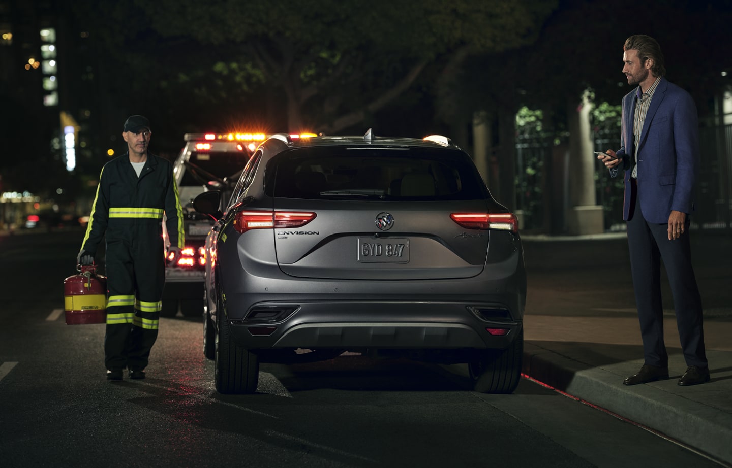 OnStar member receiving roadside assistance